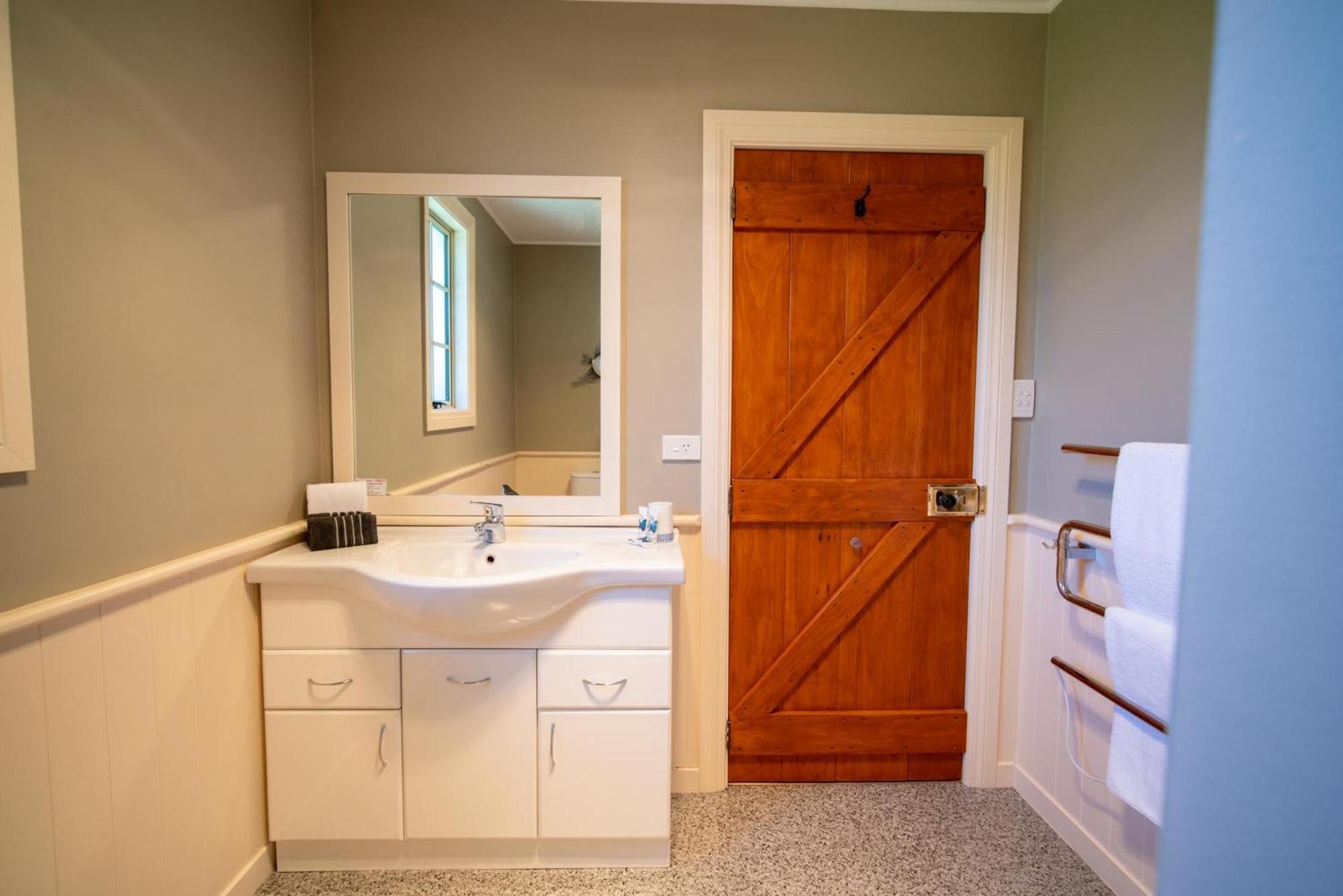 Blue Thistle Cottages Te Anau Rom bilde