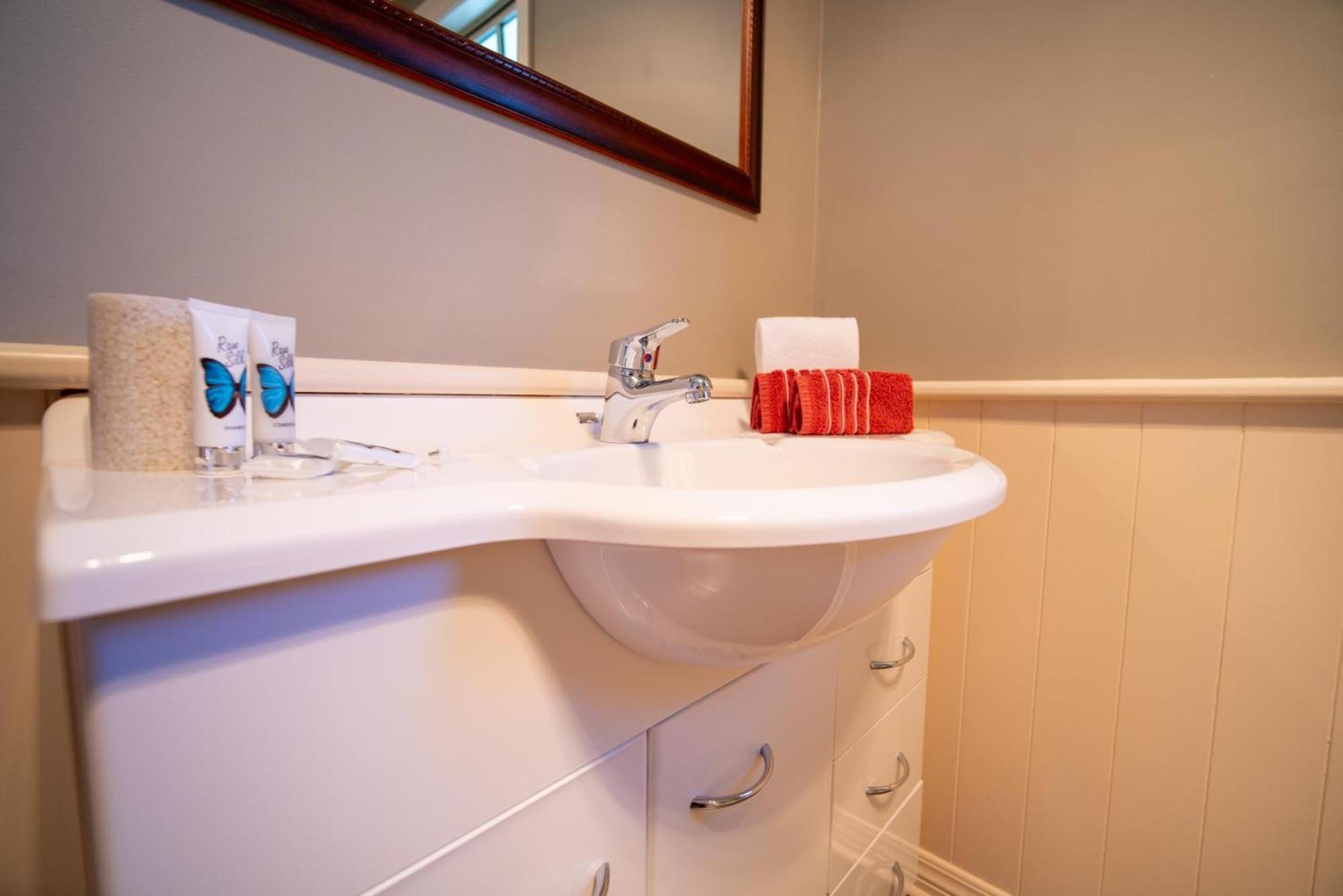 Blue Thistle Cottages Te Anau Rom bilde